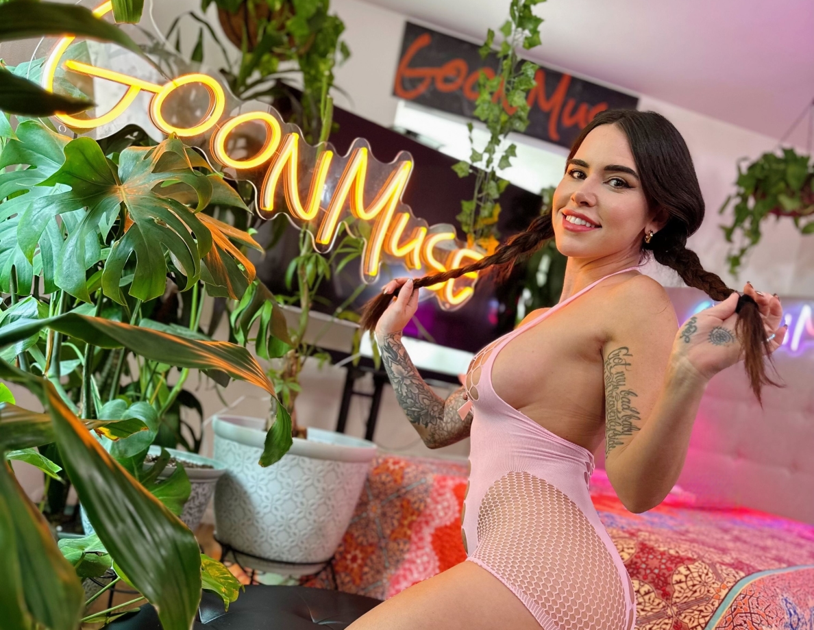 GoonMuse.com | Zac Wilds most exclusive wet & wild one on one oil porn  video scenes!